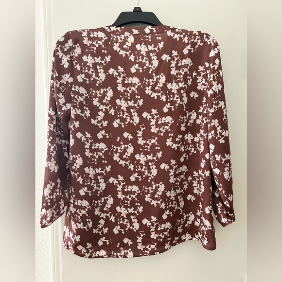 The Limited Brown Floral Pattern 3/4 Sleeve Shirt. Size Medium - Picture 5 of 13